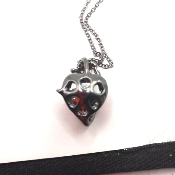 Gothic Red Heart+ Black Rose Pendant 18"-New - Picture 4 of 8